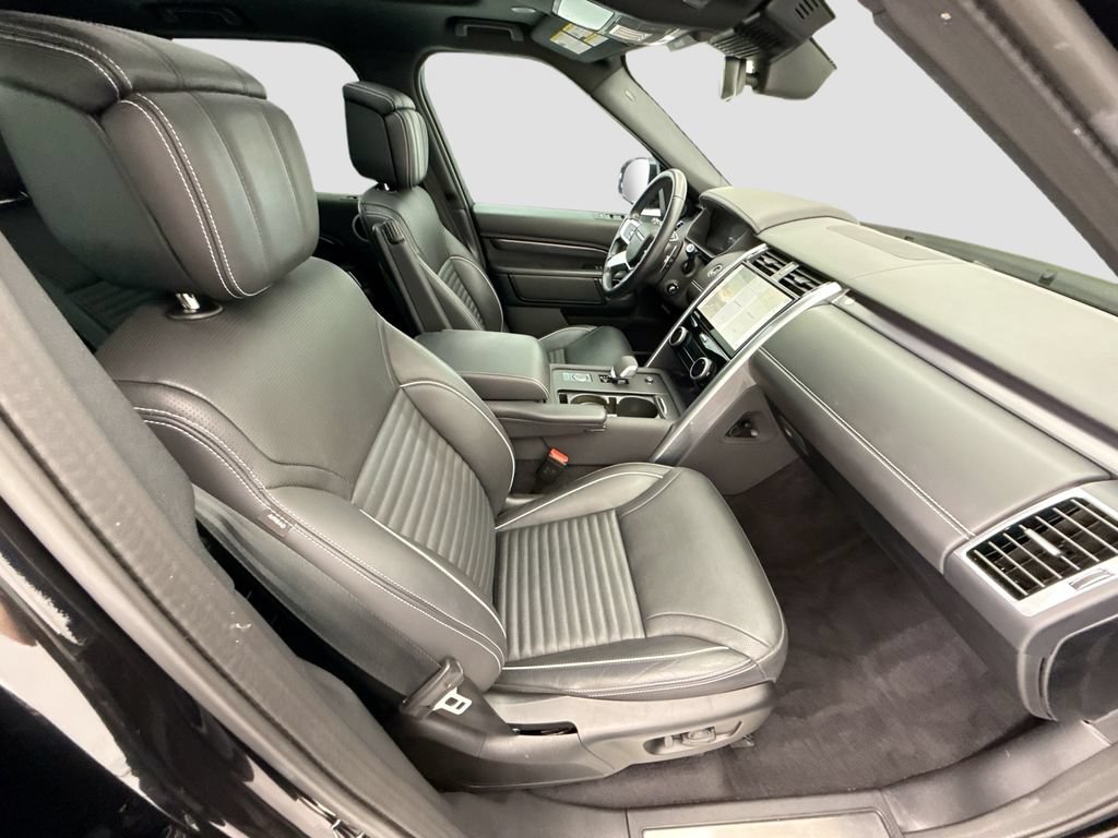 Used 2024 Land Rover Discovery Metropolitan Edition AWD/4WD image 19