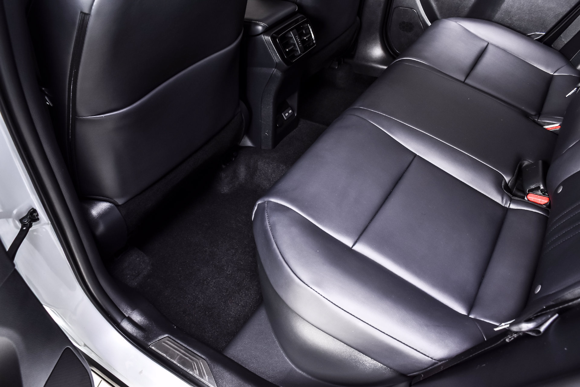 Used 2025 Lexus NX 350h AWD w/ Accessory Package (2T) image 17