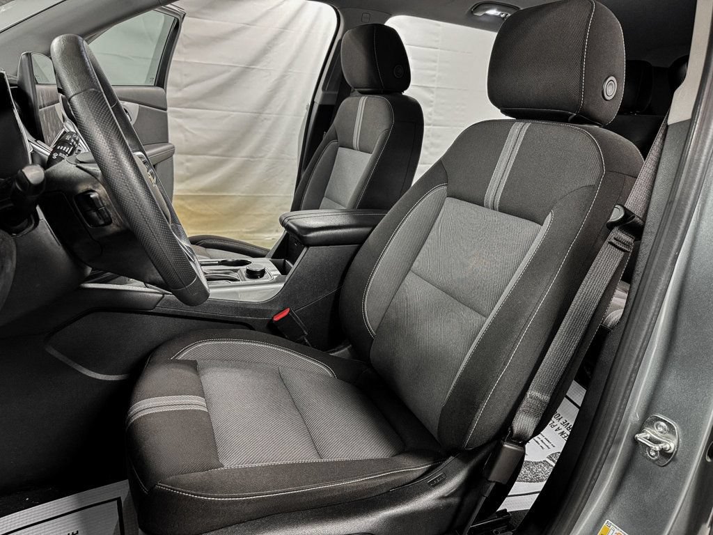 Used 2023 Chevrolet Blazer LT w/ Convenience Package FWD image 9