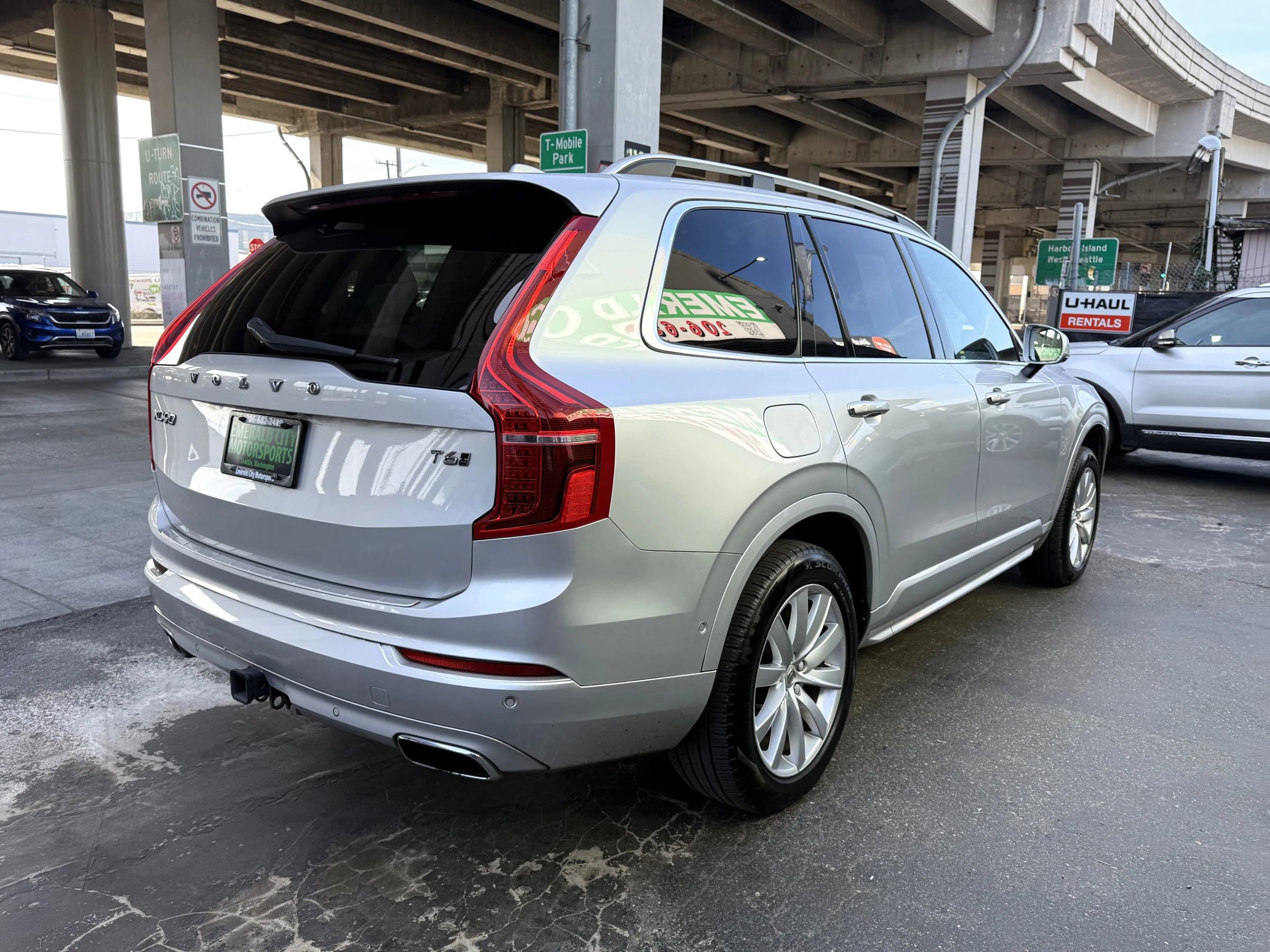 Used 2018 Volvo XC90 T6 Momentum w/ Convenience Package image 5