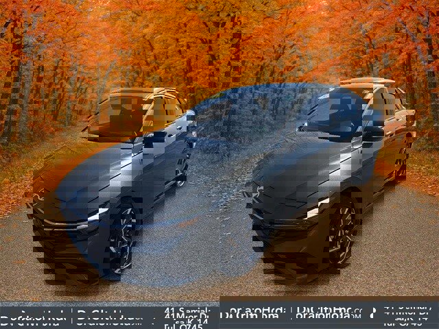 Used 2025 Hyundai Elantra SEL image 3