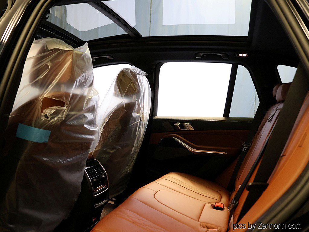 New 2026 BMW X5 xDrive40i w/ M Sport Package AWD/4WD image 13