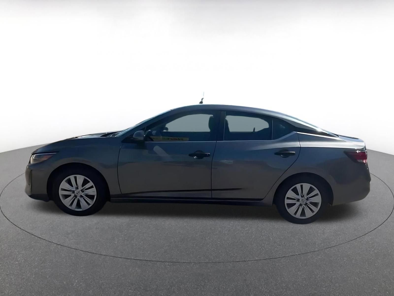 Used 2025 Nissan Sentra S FWD image 9
