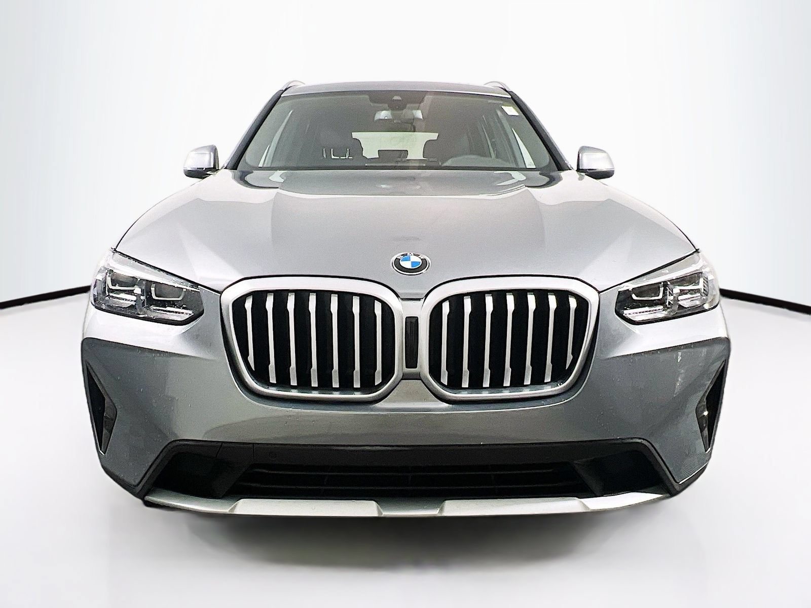 Used 2024 BMW X3 xDrive30i AWD/4WD image 2