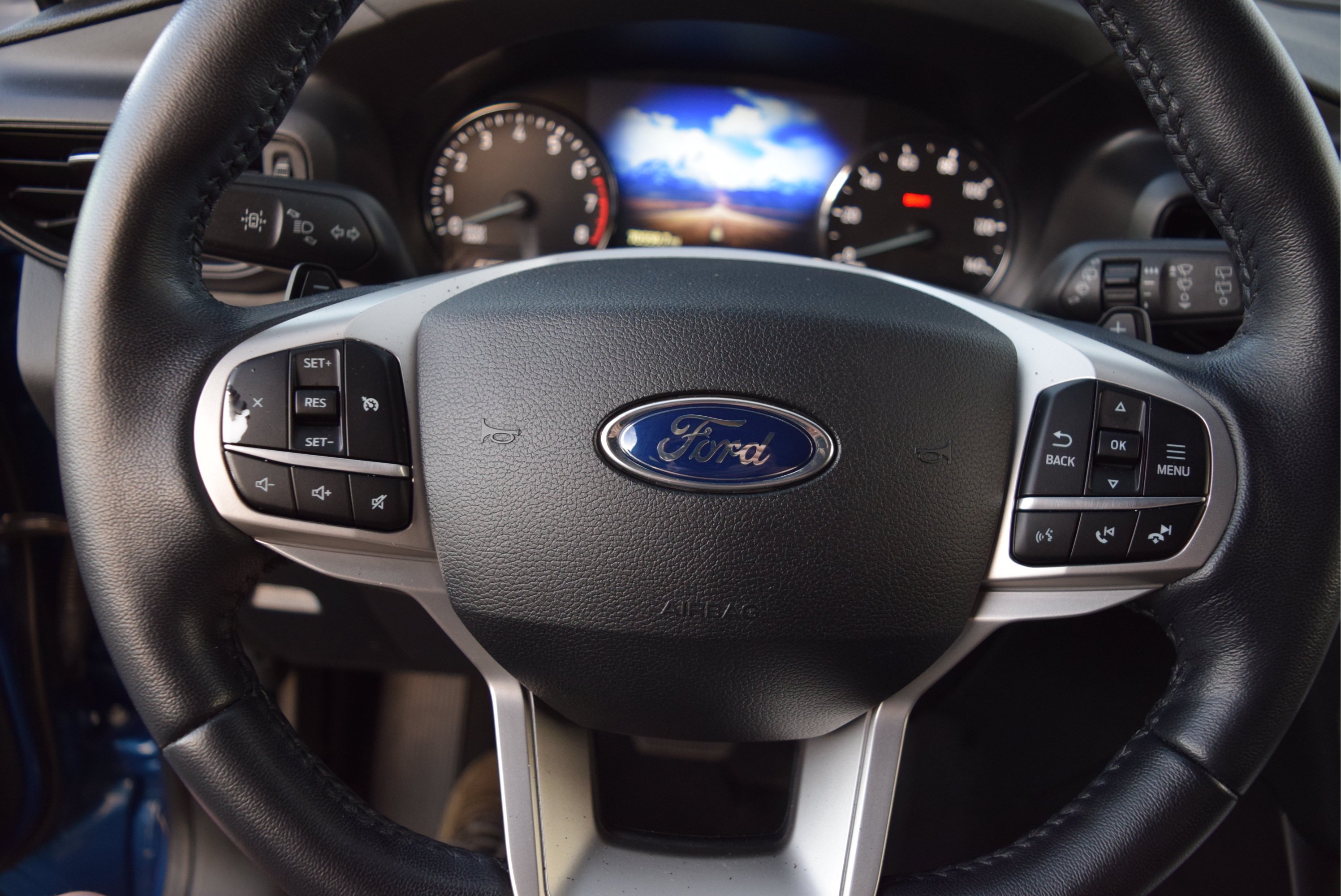 Used 2020 Ford Explorer XLT AWD/4WD image 11