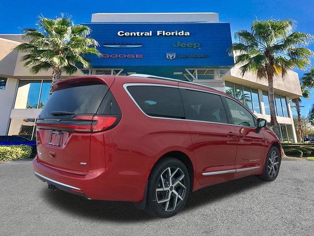 New 2027 Chrysler Pacifica Pinnacle w/ Theater Group AWD/4WD image 5