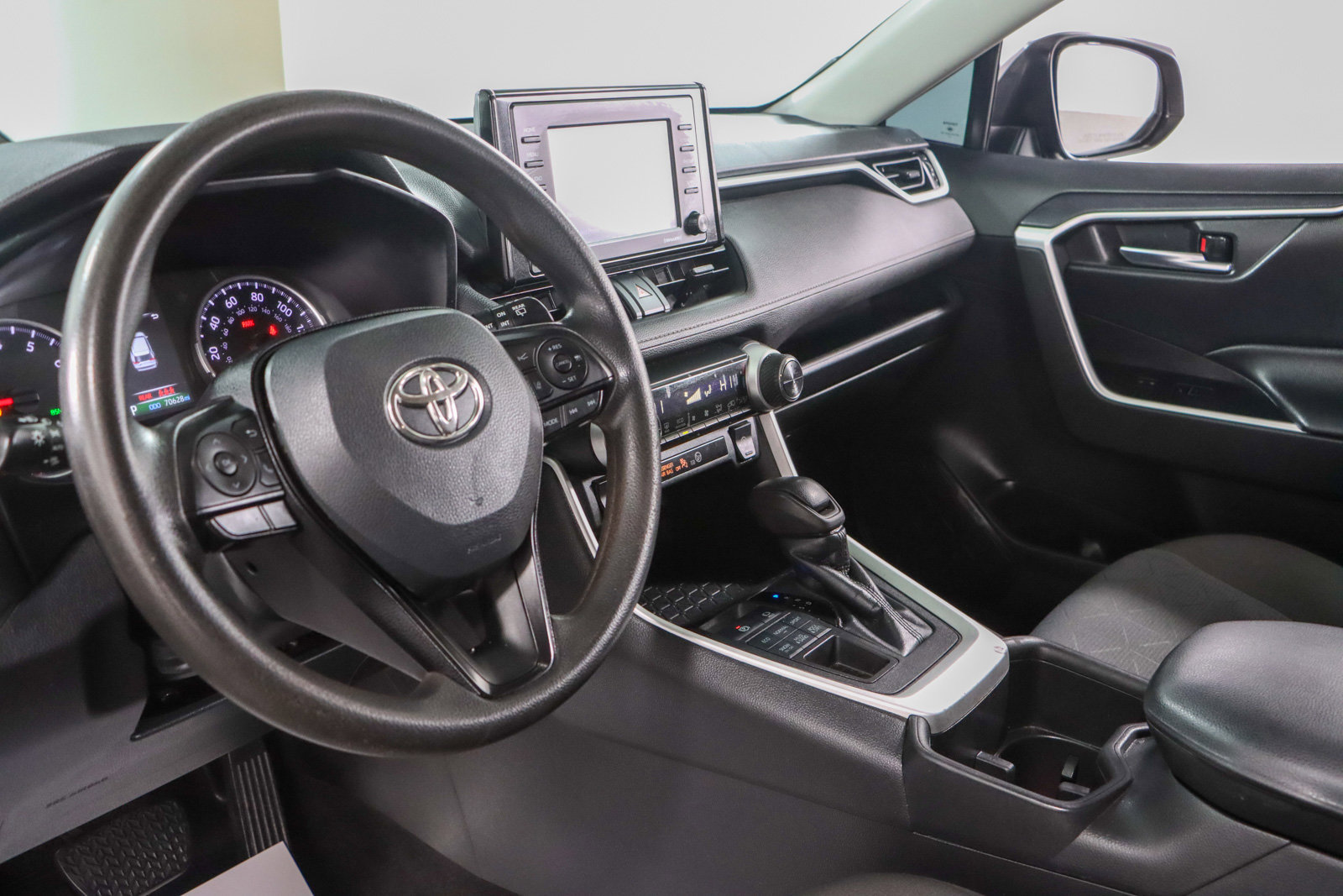 Used 2022 Toyota RAV4 XLE image 22