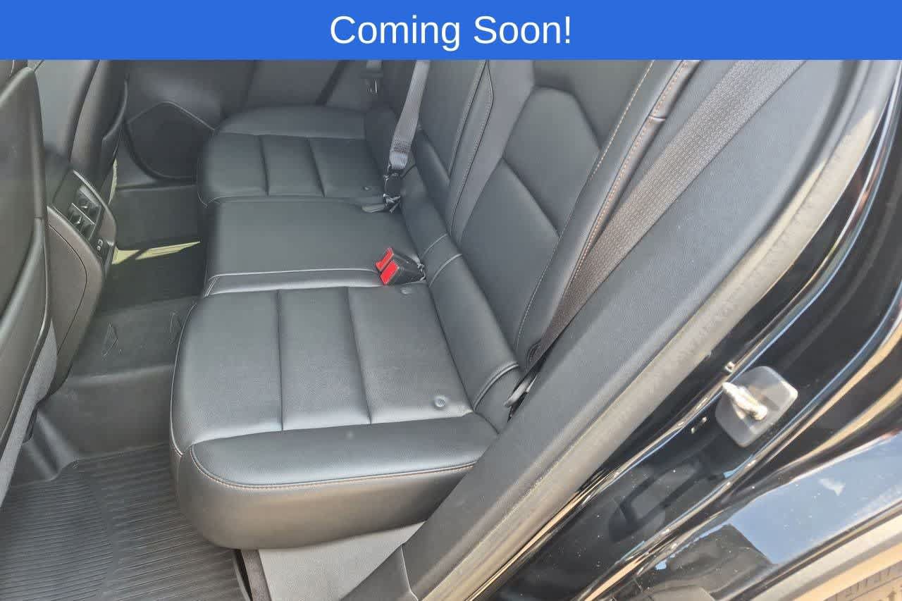Used 2023 Cadillac XT4 Sport w/ Cold Weather Package AWD/4WD image 20