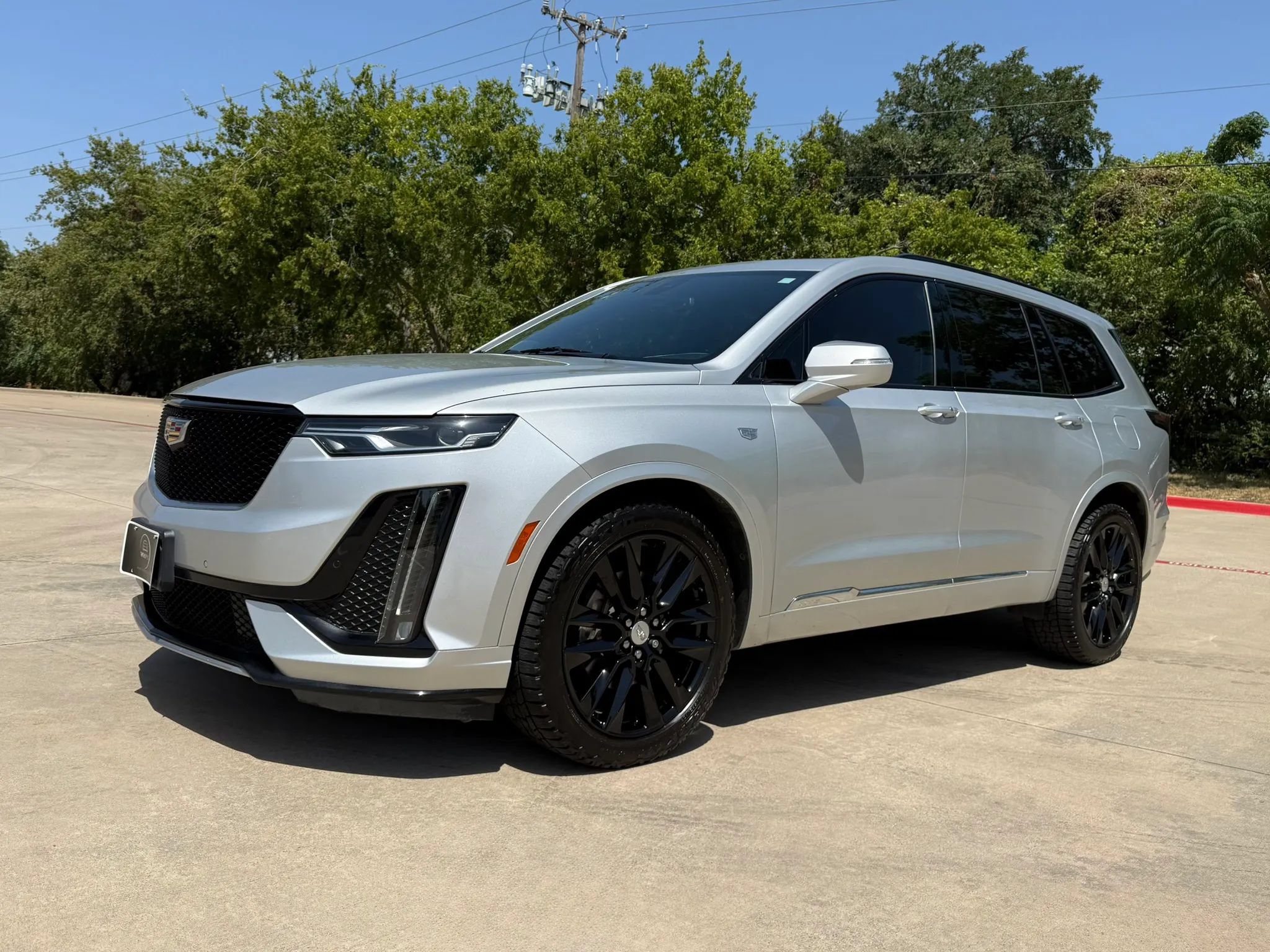 Used 2020 Cadillac XT6 Sport AWD/4WD image 2