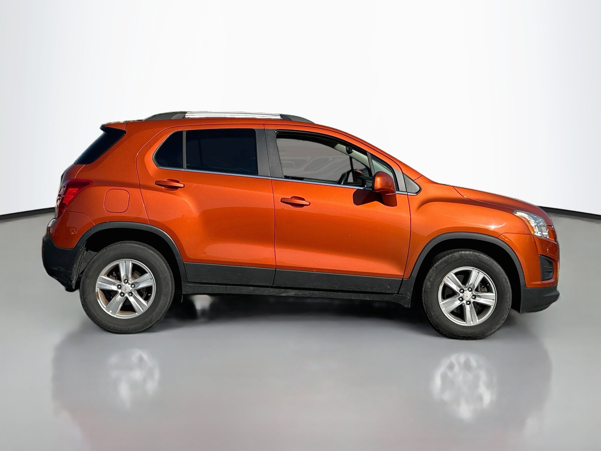 Used 2015 Chevrolet Trax LT w/ LT Plus Package AWD/4WD image 8