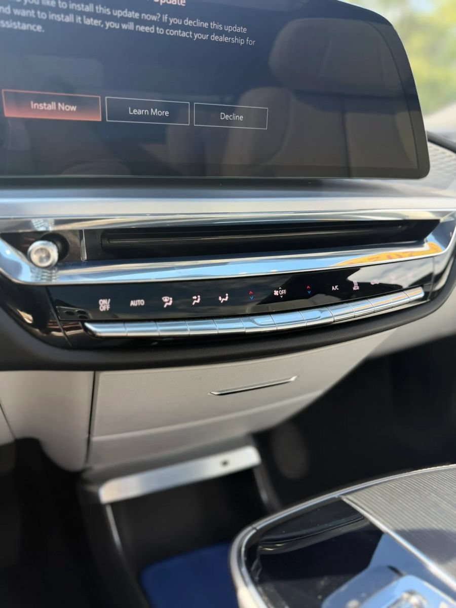 Used 2024 Cadillac Lyriq Luxury AWD/4WD image 27