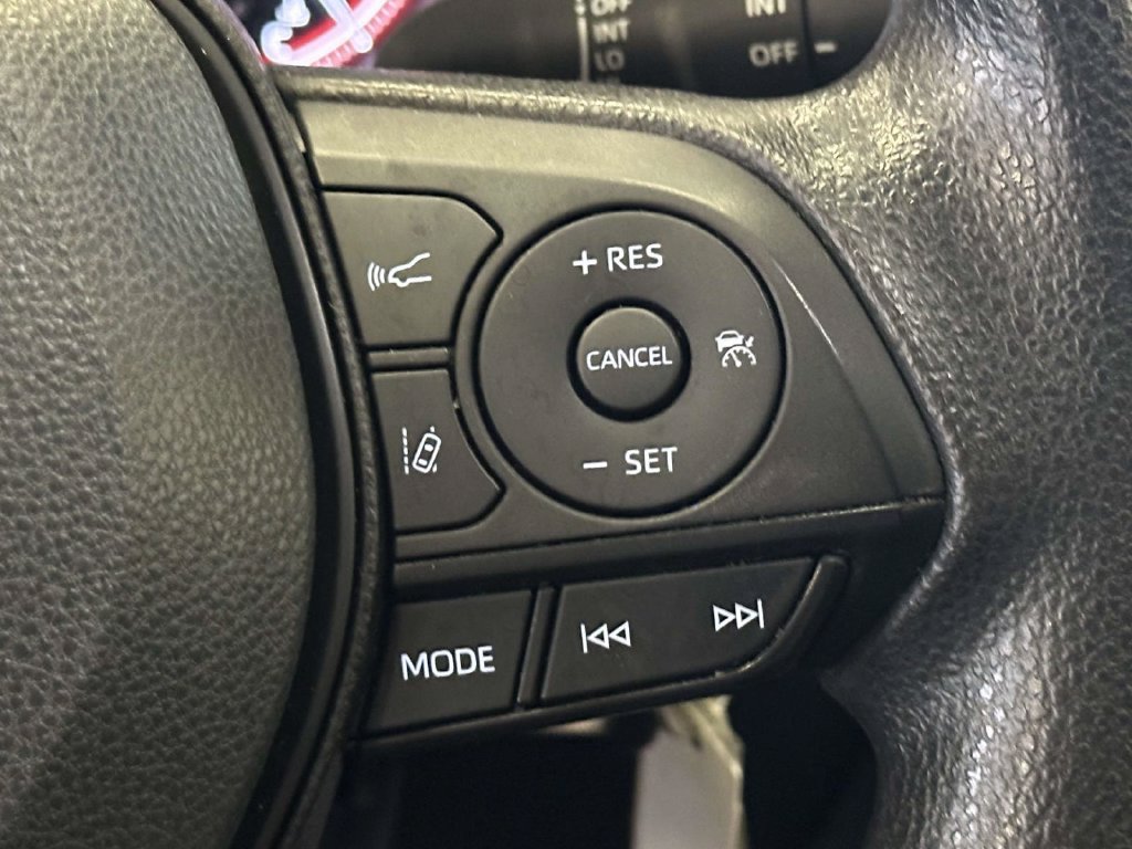 Used 2023 Toyota RAV4 LE AWD/4WD image 21