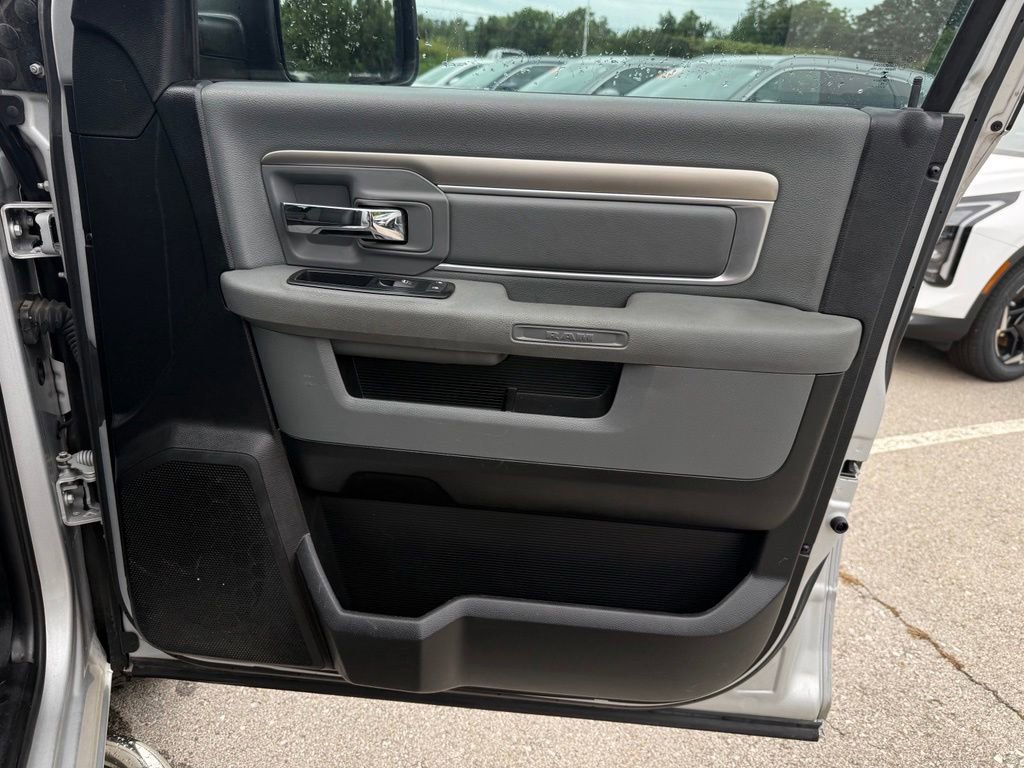Used 2015 RAM 1500 Big Horn RWD image 13