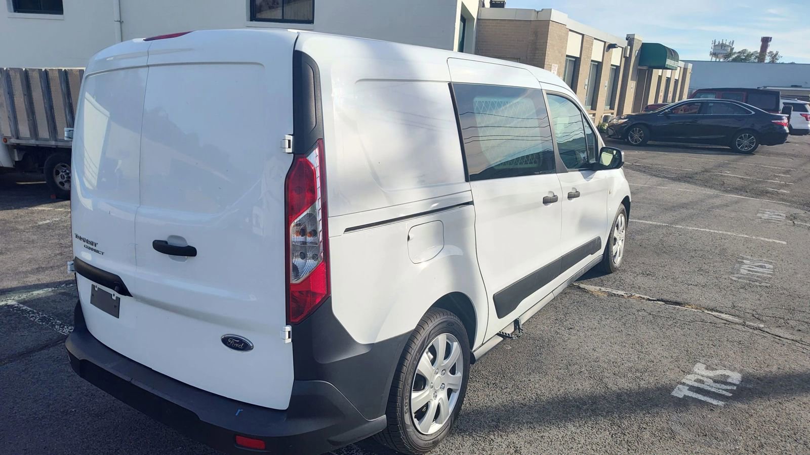 Used 2022 Ford Transit Connect XL image 3