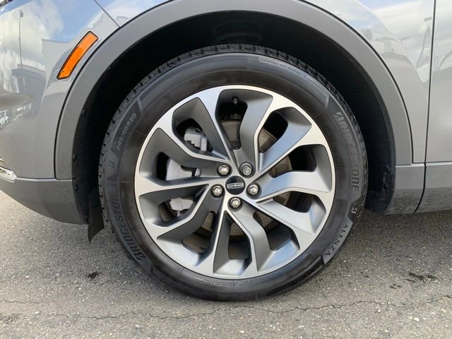 Certified 2022 Lincoln Nautilus Reserve image 12