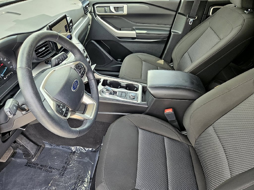 Used 2024 Ford Explorer XLT AWD/4WD image 14