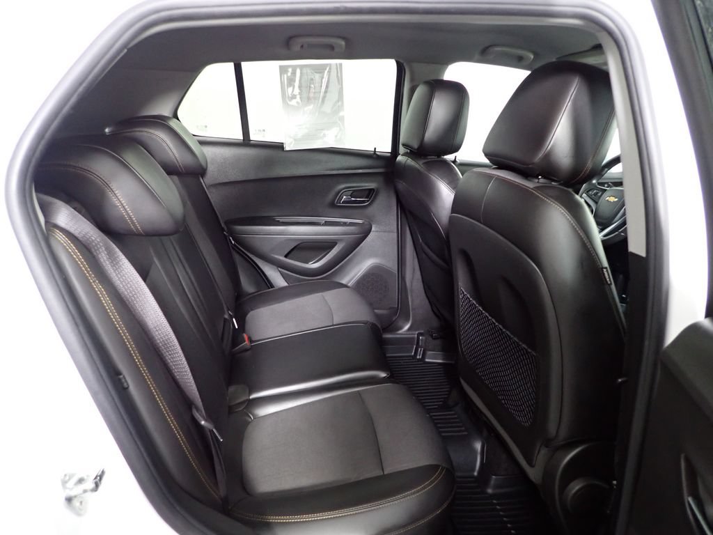 Used 2018 Chevrolet Trax LT w/ LT Convenience Package FWD image 33