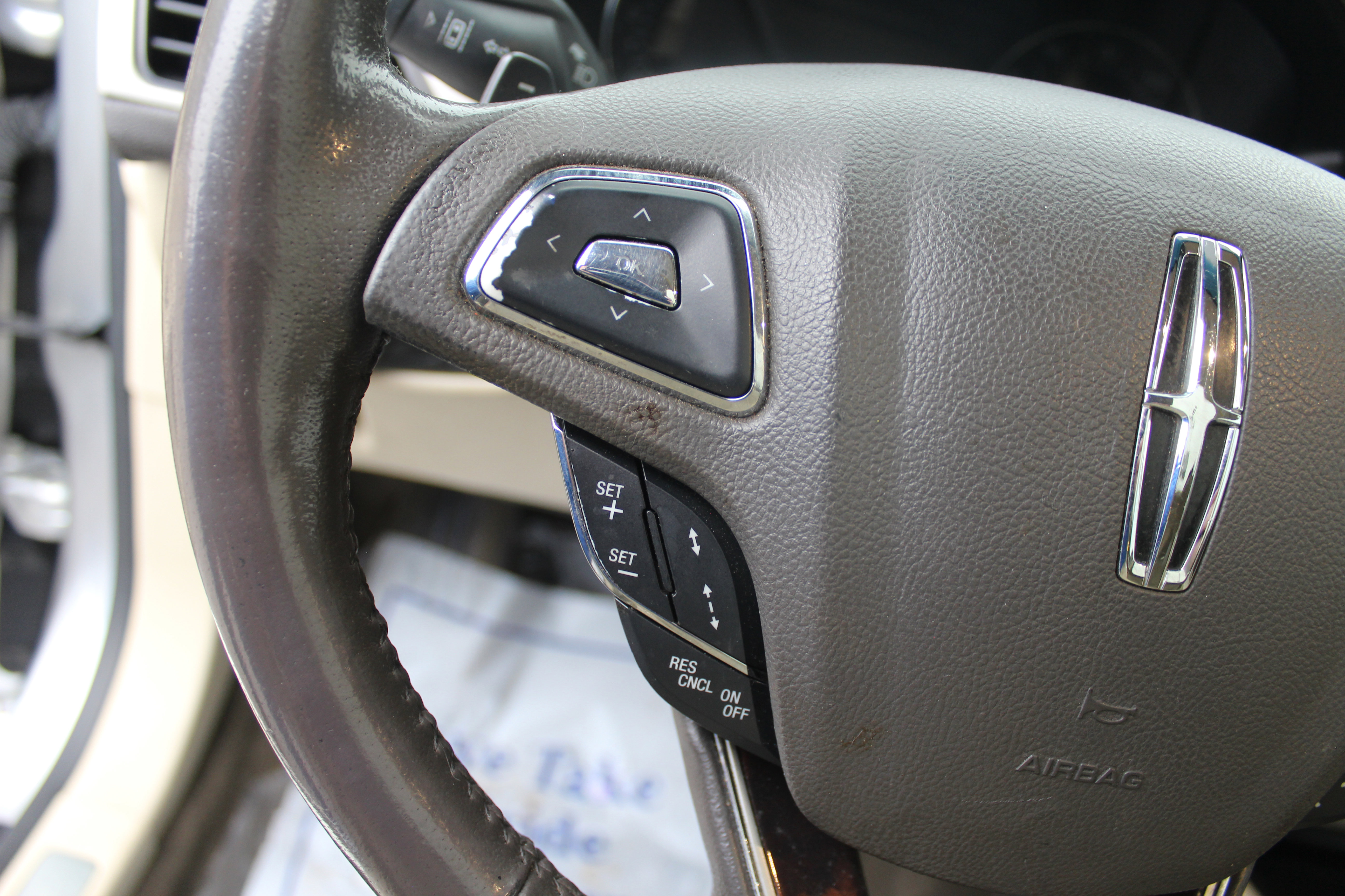 Used 2013 Lincoln MKZ Base image 23