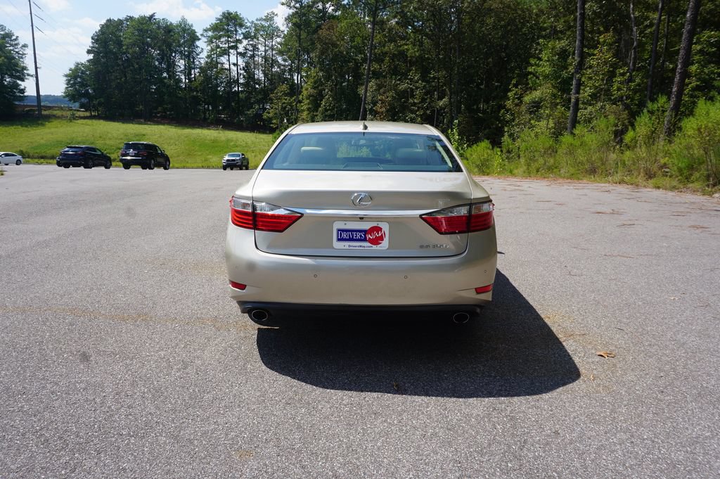 Used 2015 Lexus ES 350 w/ Premium Package FWD image 18