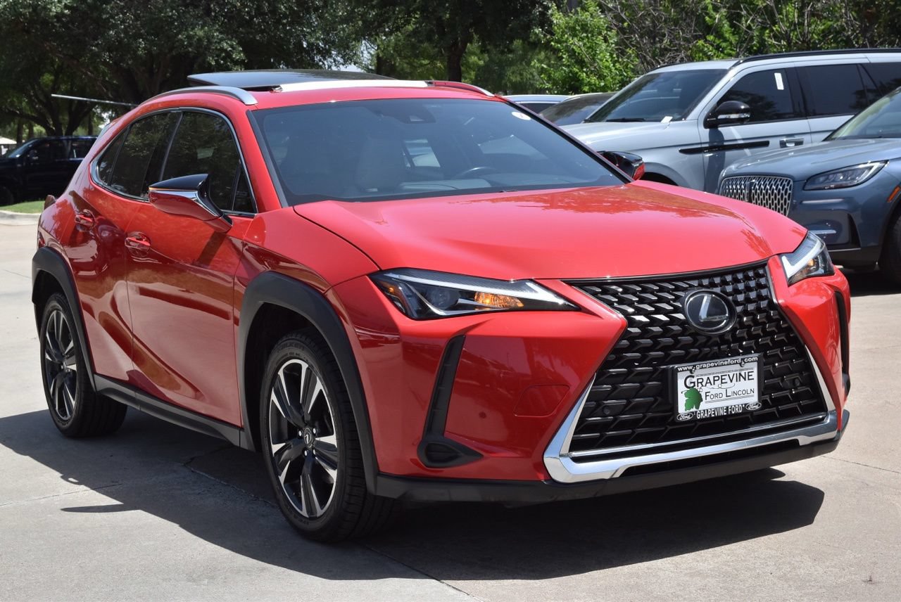 Used 2020 Lexus UX 200 w/ Premium Package FWD image 4