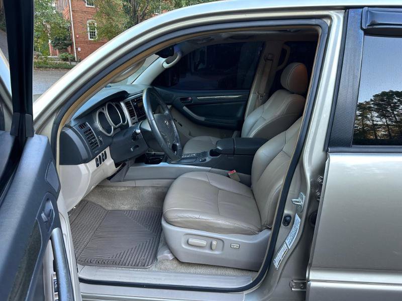 Used 2005 Toyota 4Runner Limited image 21