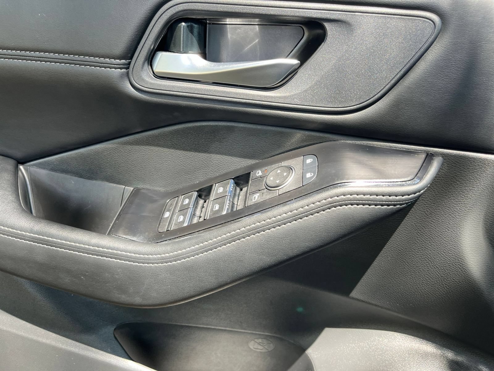 Used 2026 Nissan Rogue SL AWD/4WD image 18