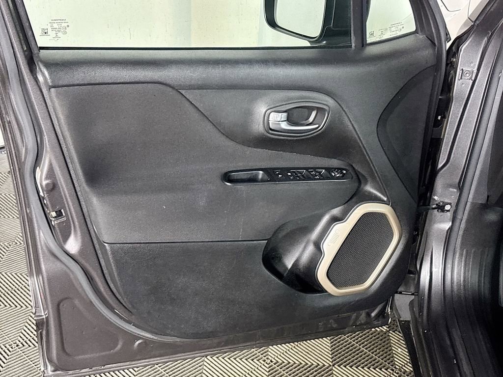 Used 2016 Jeep Renegade Sport w/ Power & Air Group image 10