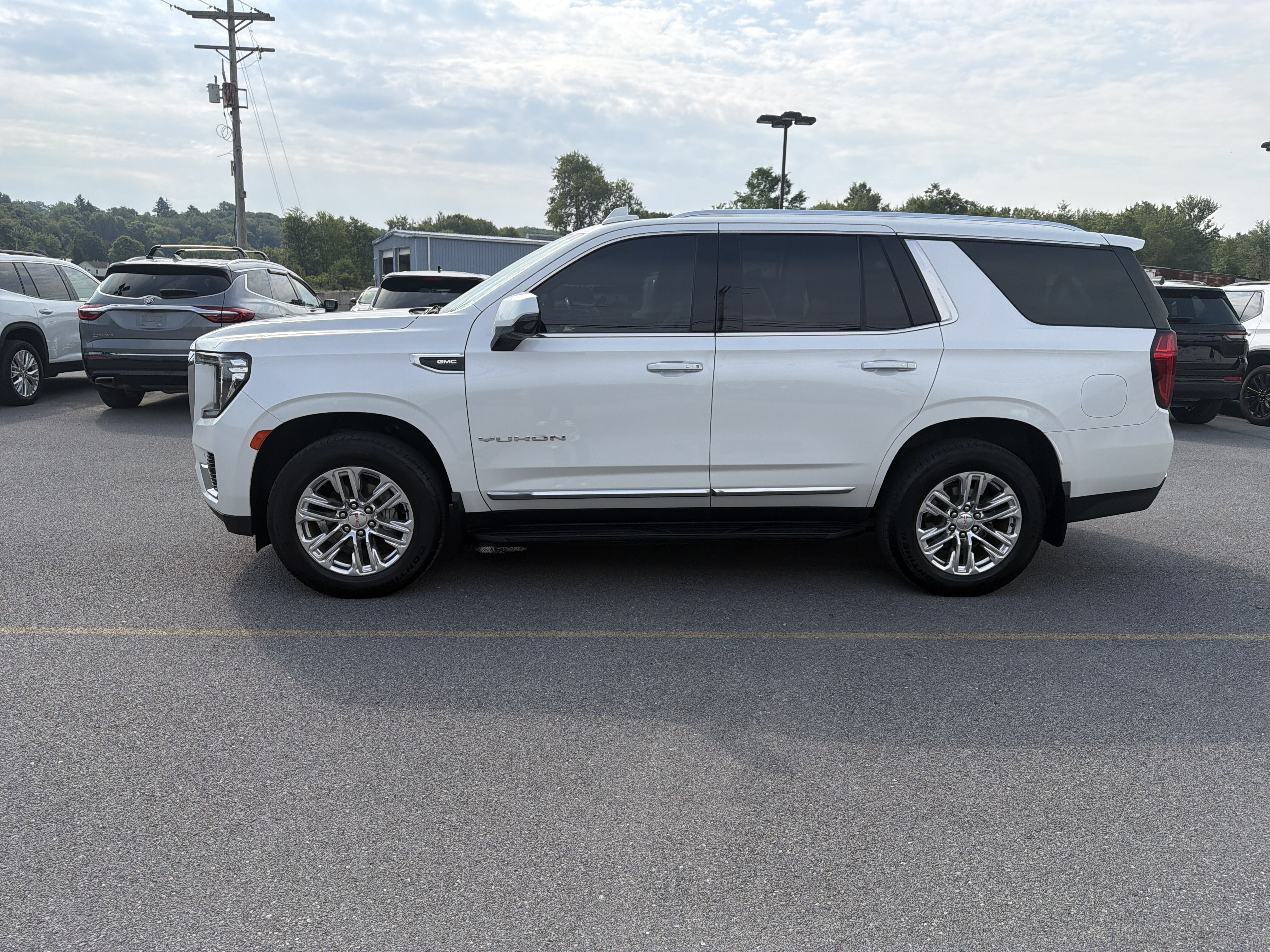 Used 2021 GMC Yukon SLT w/ SLT Premium Package AWD/4WD image 15