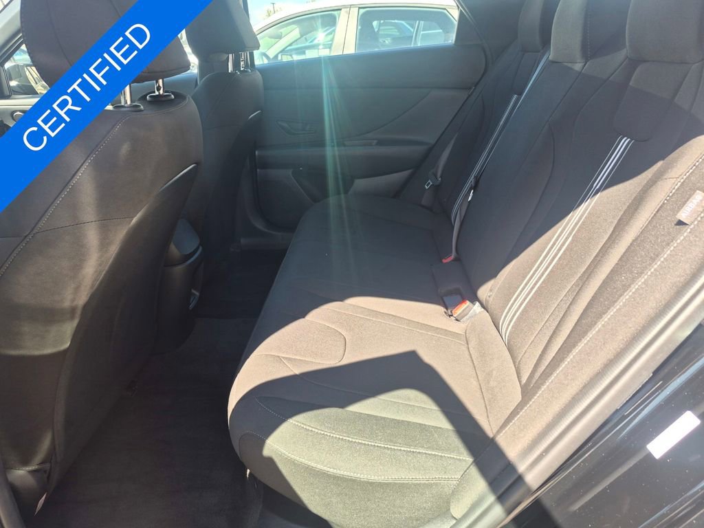 Used 2025 Hyundai Elantra SEL image 21