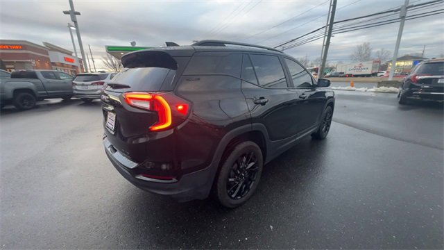 Used 2023 GMC Terrain SLE w/ Driver Convenience Package image 8