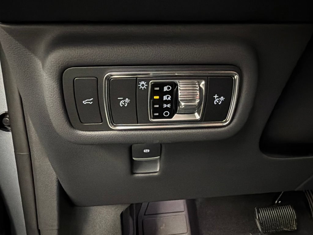 New 2026 Lincoln Nautilus Reserve AWD/4WD image 21