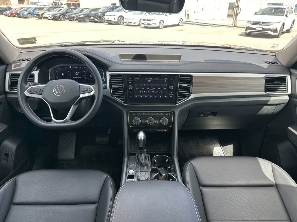 Used 2023 Volkswagen Atlas SEL AWD/4WD image 16
