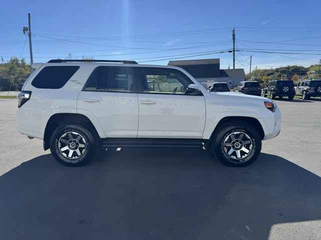 Used 2024 Toyota 4Runner TRD Off-Road image 4