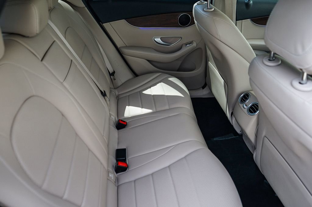 Used 2022 Mercedes-Benz GLC 300 4MATIC image 16