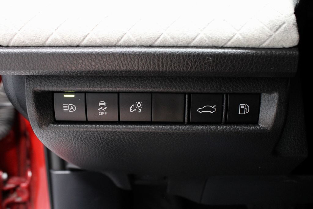 Used 2025 Toyota Camry XLE AWD/4WD image 27
