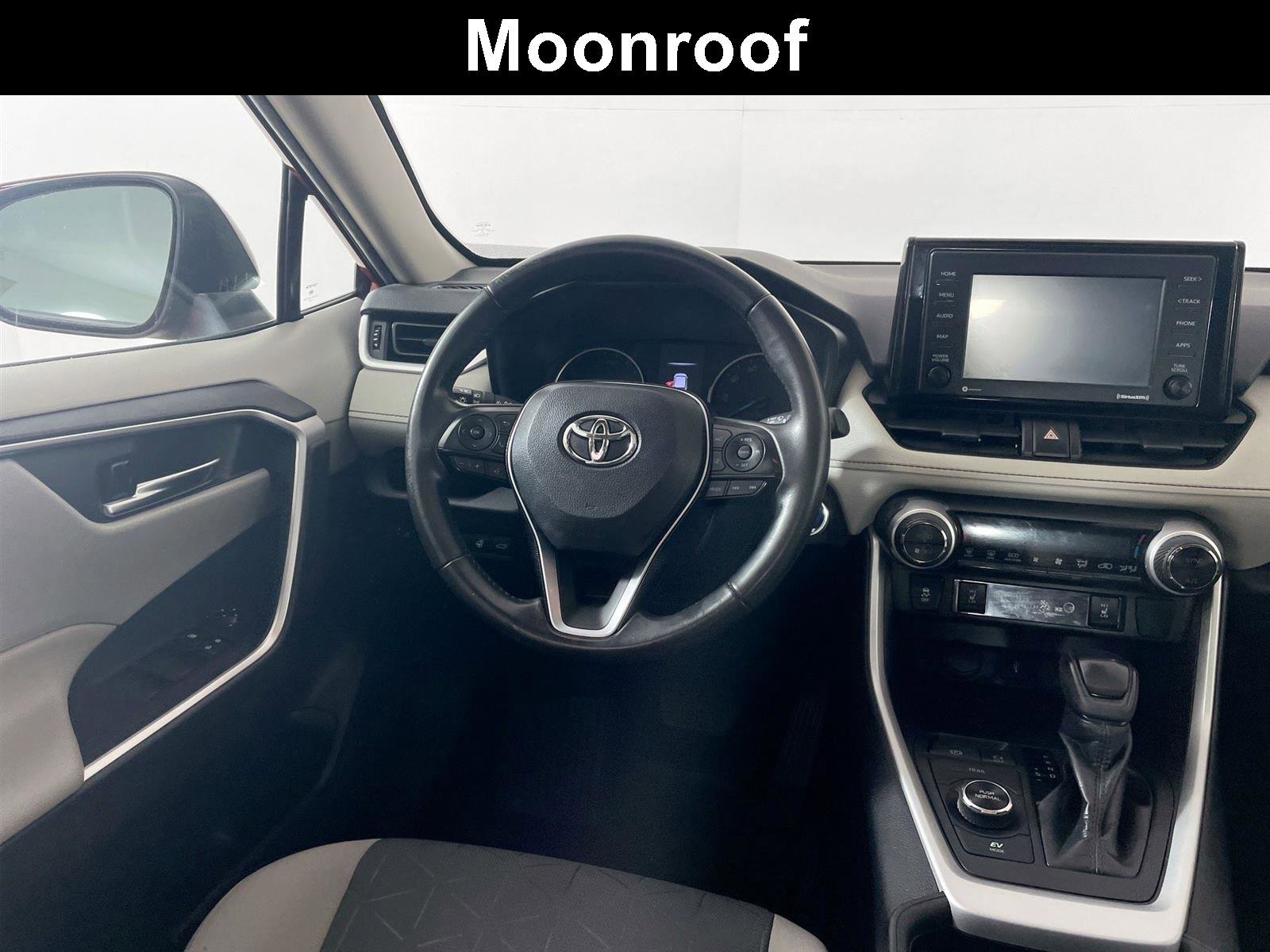 Used 2020 Toyota RAV4 XLE w/ Convenience Package AWD/4WD image 2