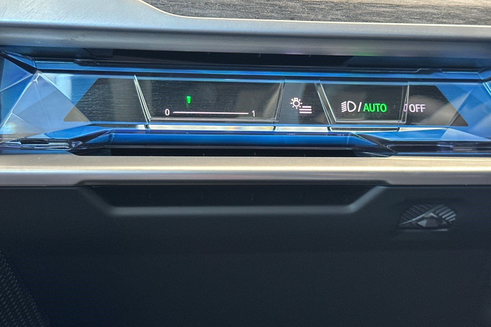 Certified 2024 BMW i7 eDrive50 RWD image 37