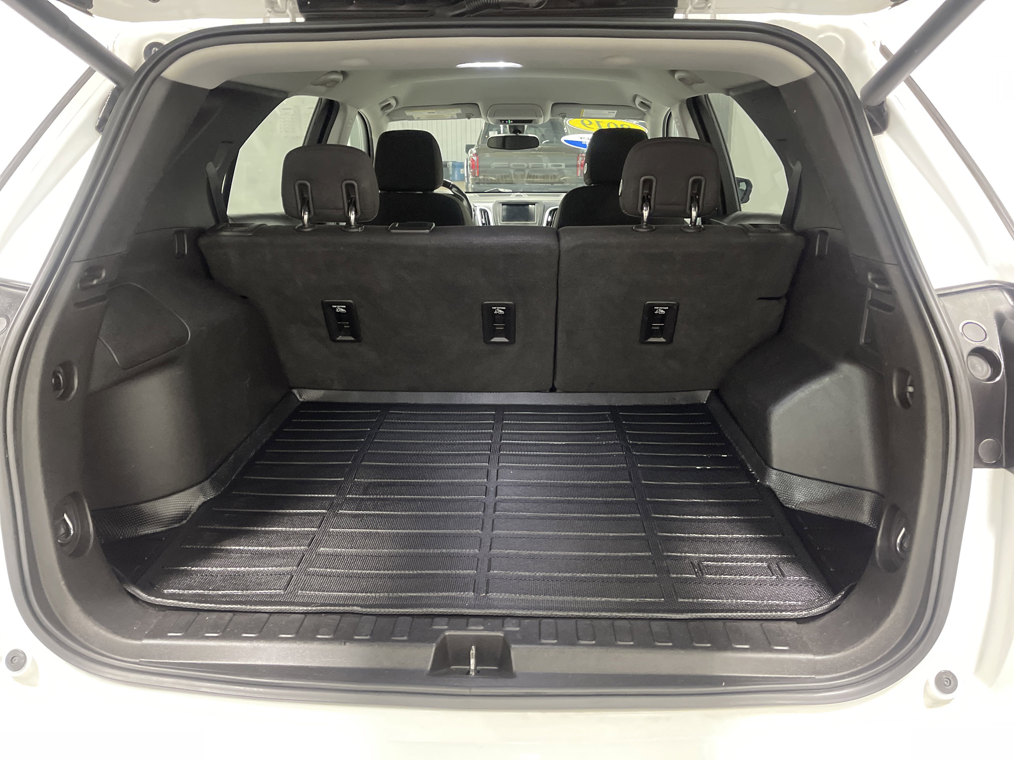 Used 2019 Chevrolet Equinox LT FWD image 18