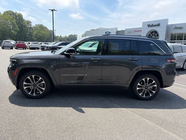 Certified 2023 Jeep Grand Cherokee Overland w/ Luxury Tech Group IV AWD/4WD image 9