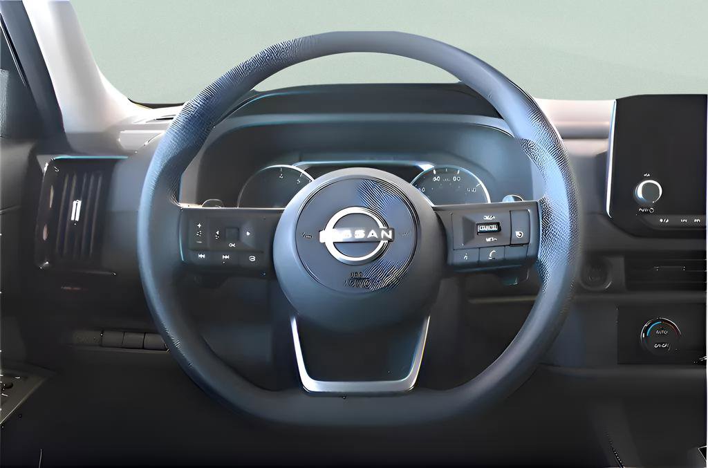 Used 2025 Nissan Pathfinder S image 13