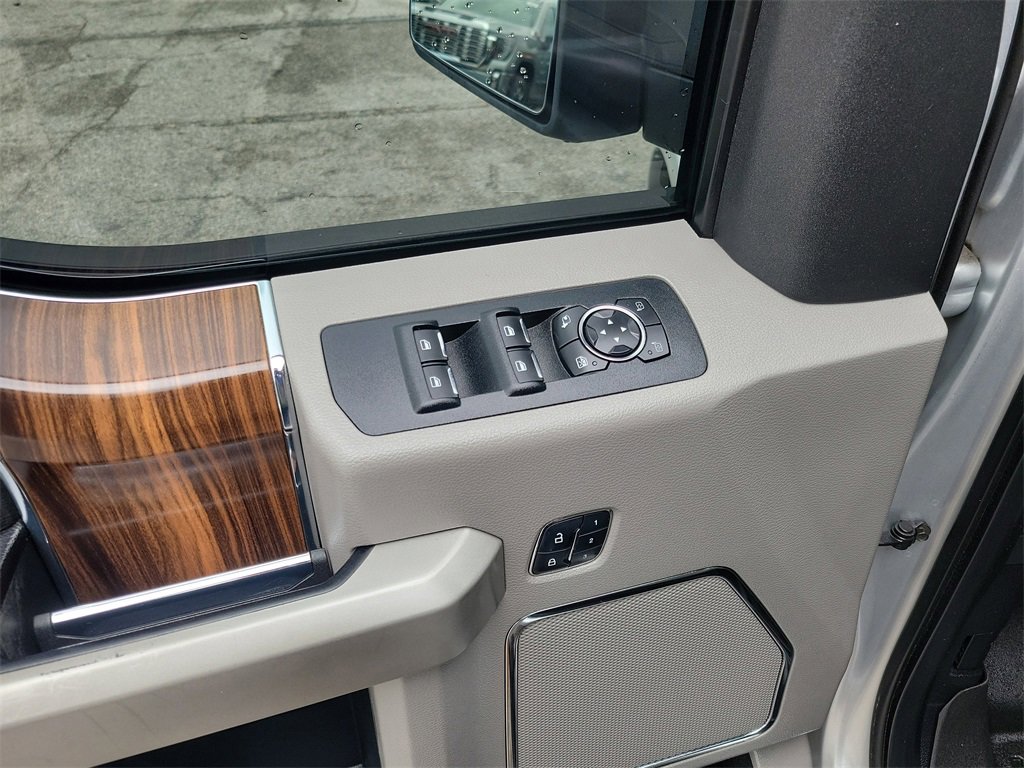 Used 2015 Ford F150 Lariat w/ Trailer Tow Package image 21