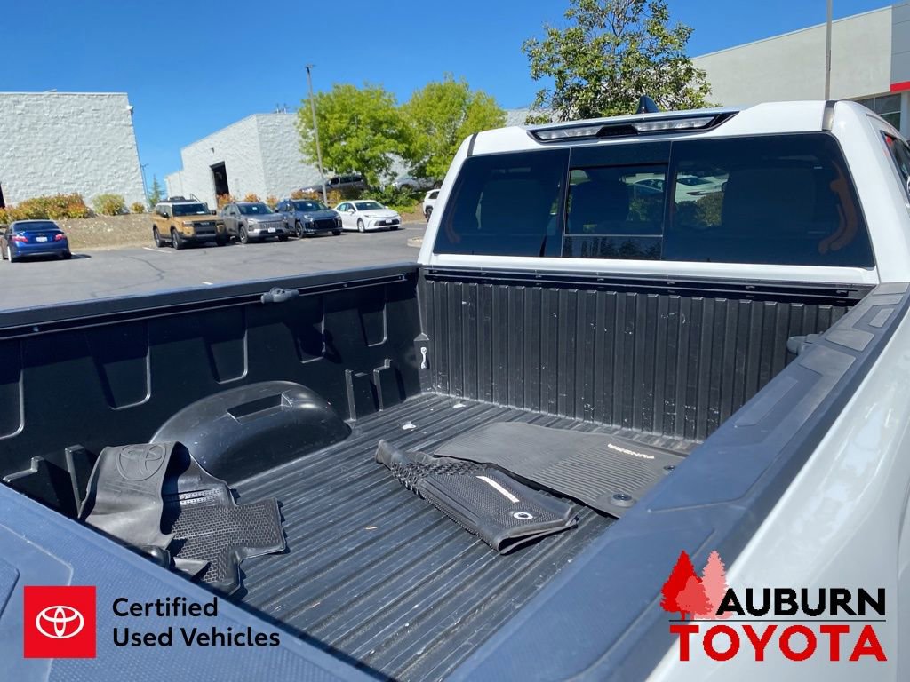 Used 2022 Toyota Tundra SR5 w/ SR5 Convenience Package AWD/4WD image 11