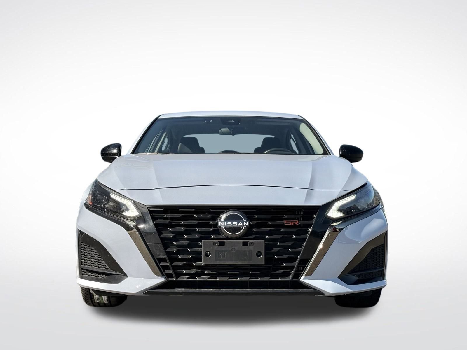 Used 2024 Nissan Altima 2.5 SR image 2