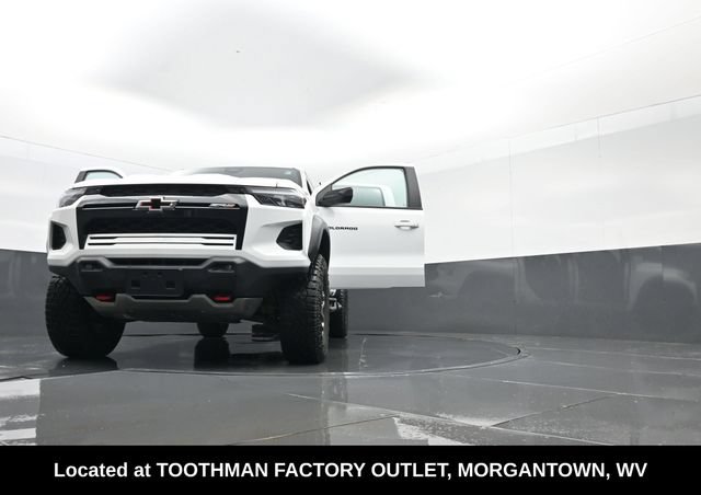 Used 2023 Chevrolet Colorado ZR2 AWD/4WD image 32