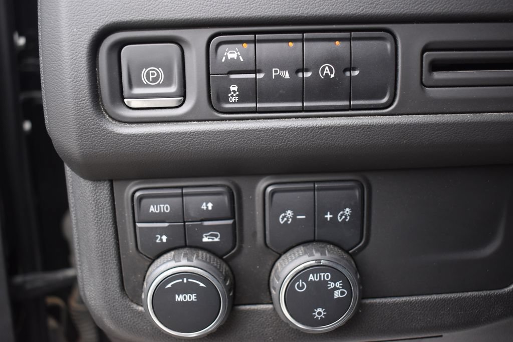 Used 2023 Chevrolet Tahoe LT AWD/4WD image 32