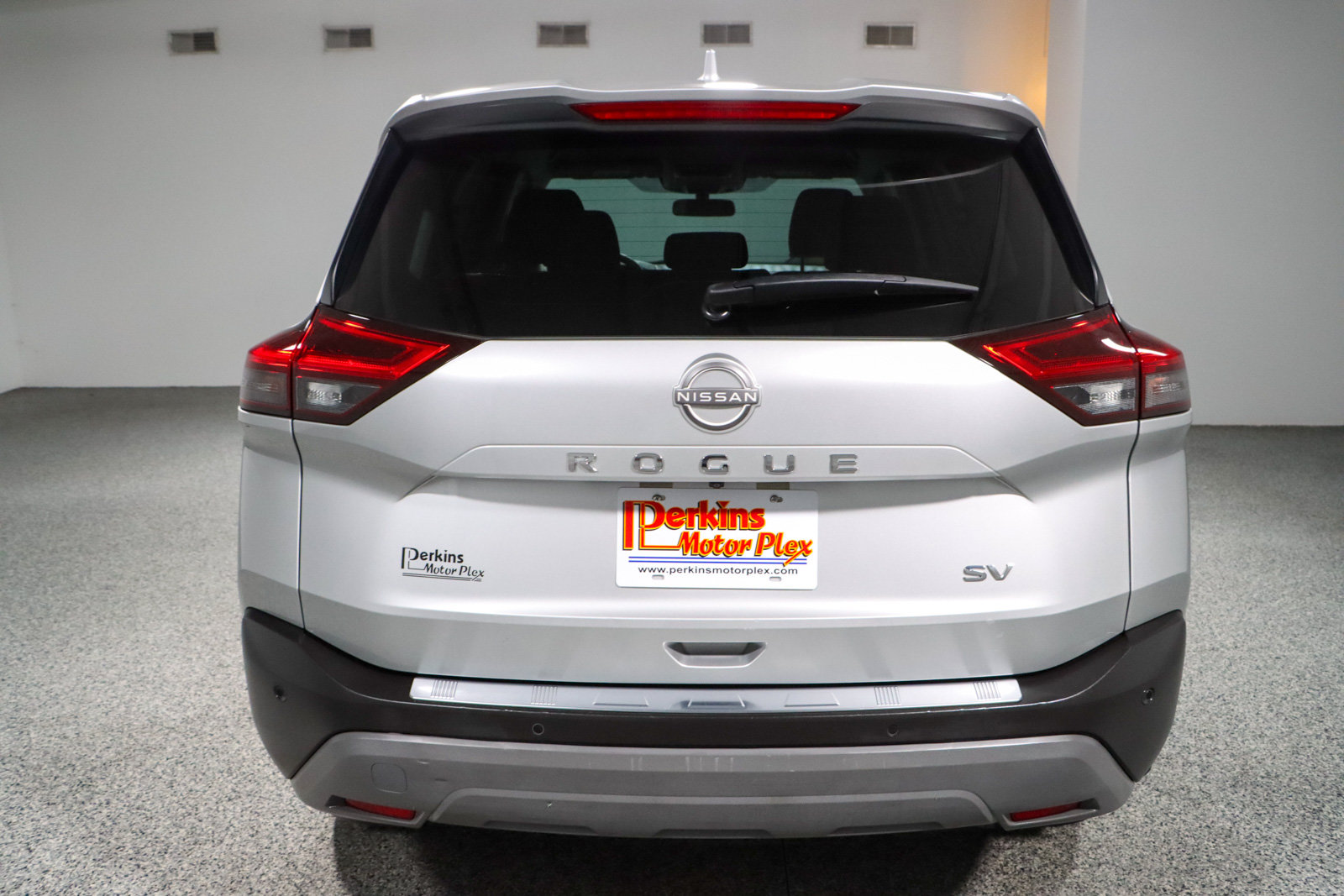 Used 2023 Nissan Rogue SV FWD image 8