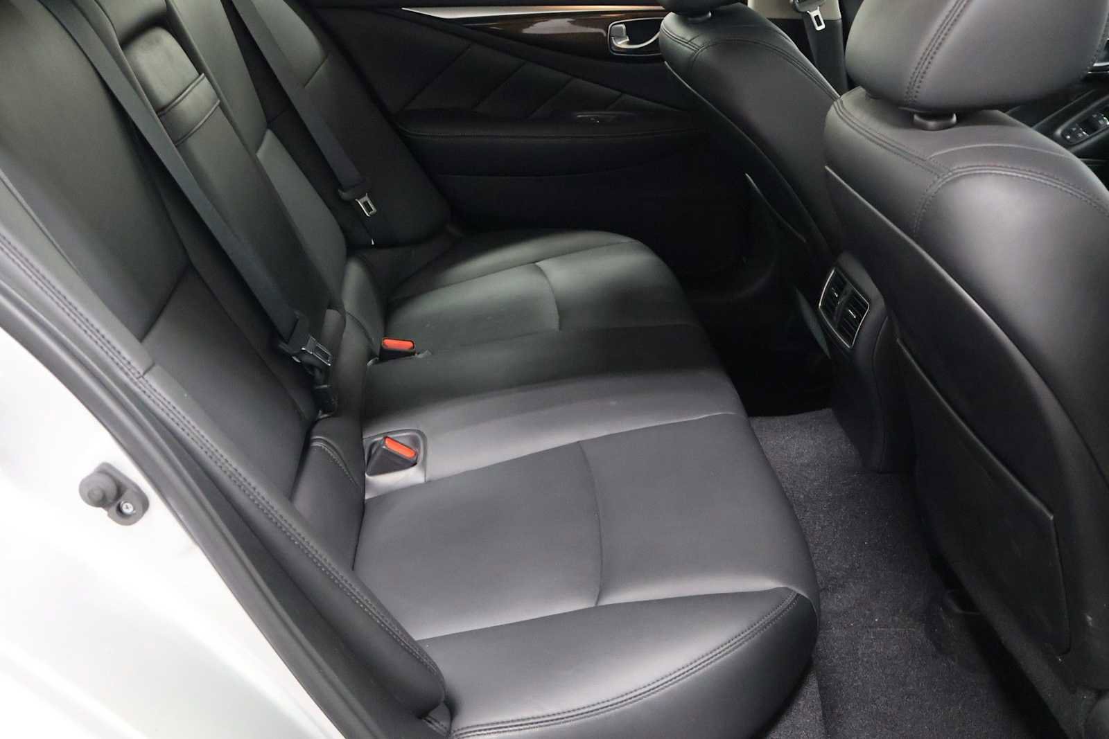 Used 2019 INFINITI Q50 Luxe w/ Essential Package (3.0T Luxe) AWD/4WD image 34