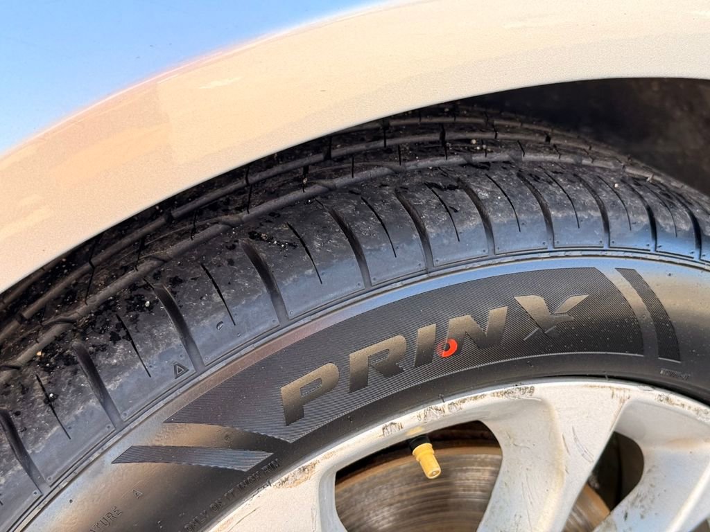 Used 2020 Ford Fusion SE image 11