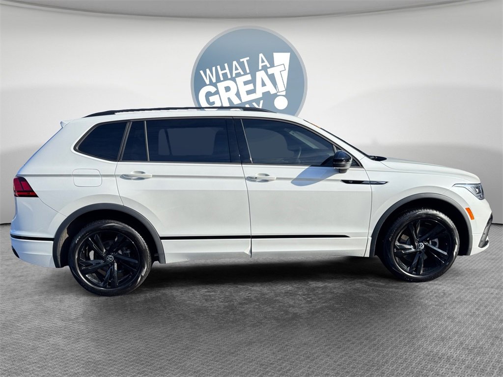 Used 2024 Volkswagen Tiguan SE R-Line image 10