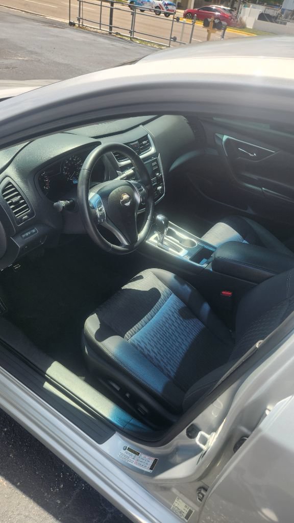 Used 2018 Nissan Altima 2.5 SV FWD image 15
